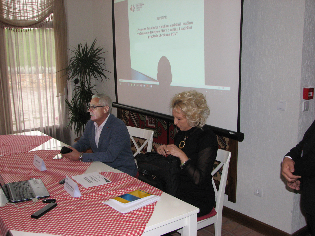 Odran seminar o primeni Pravilnika o obliku, sadrini i nainu voenja evidencije o PDV